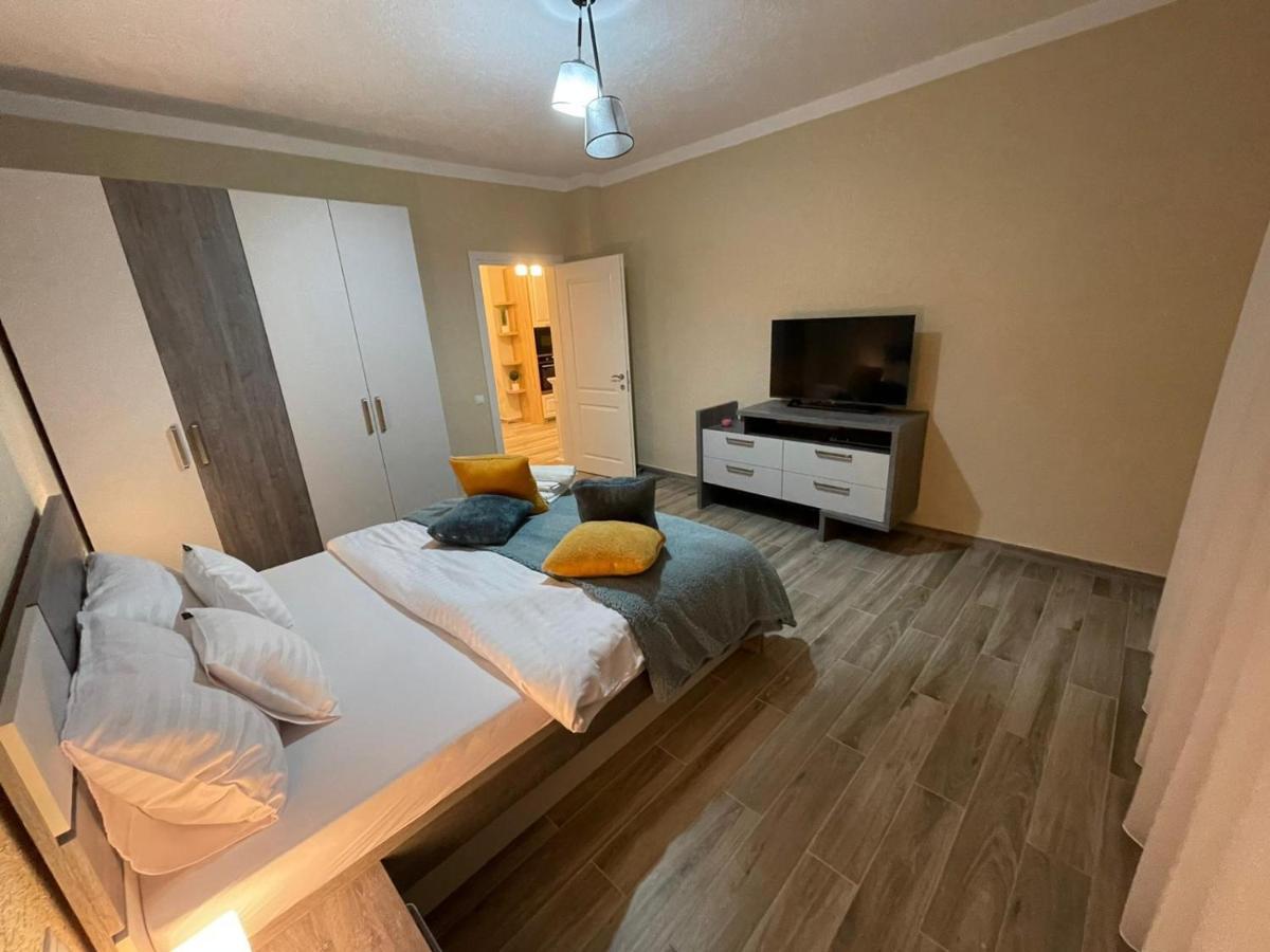 Villa Central House à Oradea Extérieur photo